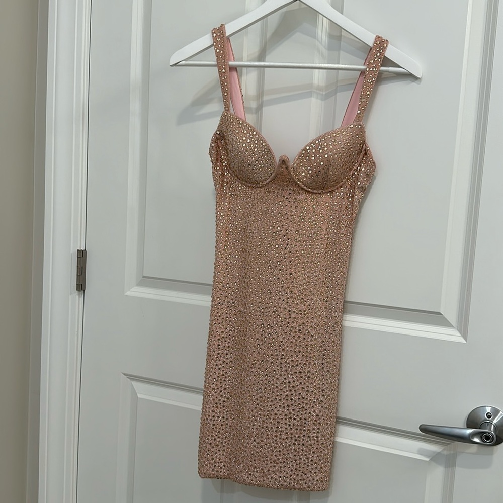 OH POLLY Bedazzled light pink dress